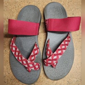 Chaco Tetra Cloud Sandals Braid Berry Size 7